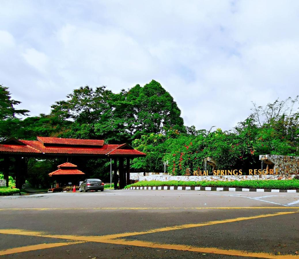 【Amazing】Pool View 2Br Suite @ Pulai Springs Resort Skudai Esterno foto