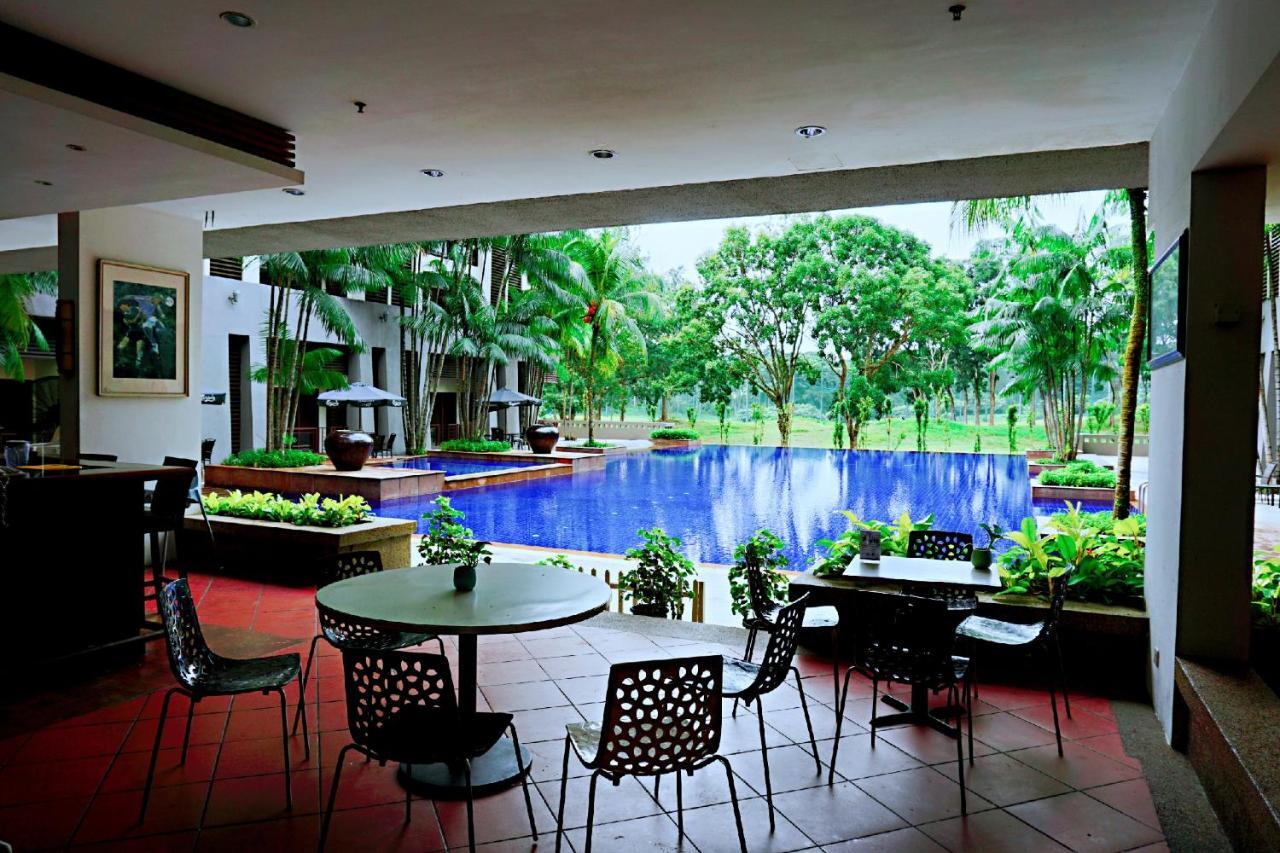 【Amazing】Pool View 2Br Suite @ Pulai Springs Resort Skudai Esterno foto